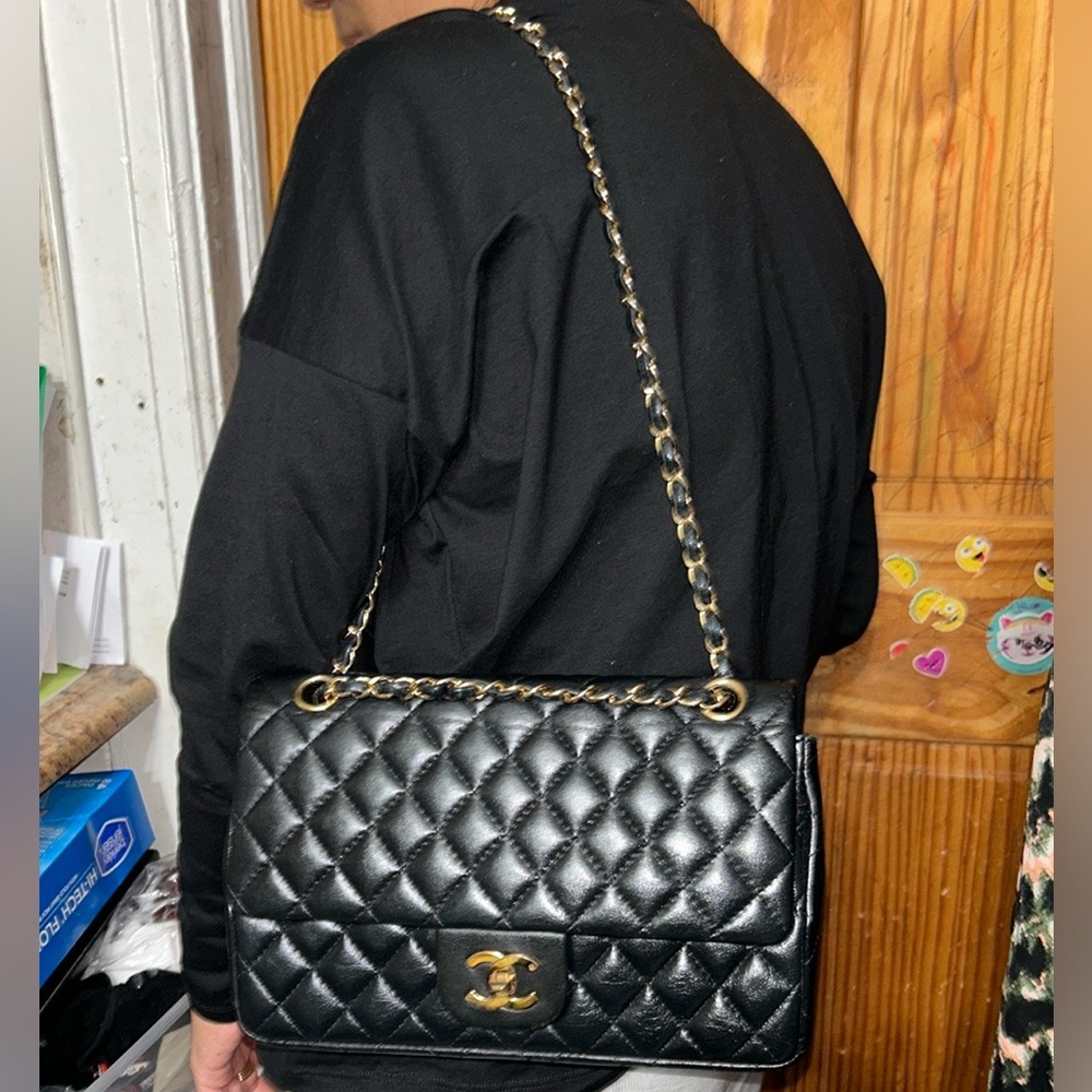 CHANEL QUILTED LAMBSKIN single flap shoulder bag (Medium)